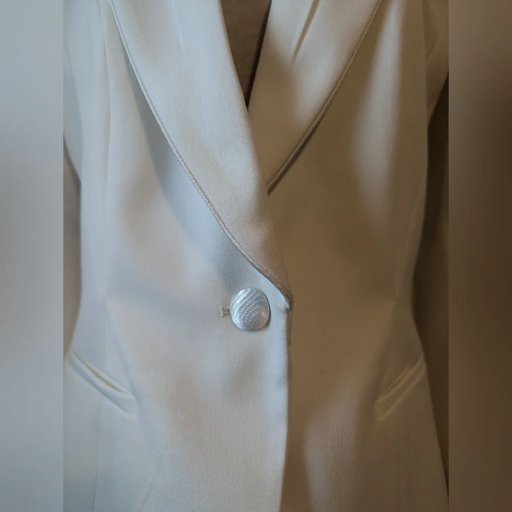 White House Black Market Classic White Blazer, Size 8 - Picture 4 of 8